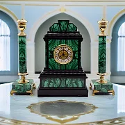 Ручная работа: Часы с подсвечниками из малахита и долерита — фотография 1