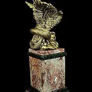 На память: Сувенир «Парящий орел» из бронзы, 110×110×280 мм — фотография 2