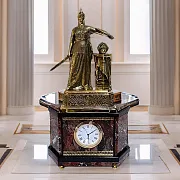 Часы «Россия» с воительницей — оригинальный подарок — фотография 1
