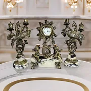 Подарочные каминные часы «Колибри» из мрамора с канделябрами — фотография 1