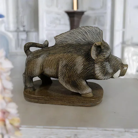 Фигура «Кабанчик» из кальцита — оригинальный подарок