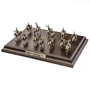 Диорама «Русские драгуны 1812 г.» из бронзы и ясеня, 1:72 — оригинальный подарок — фотография 7